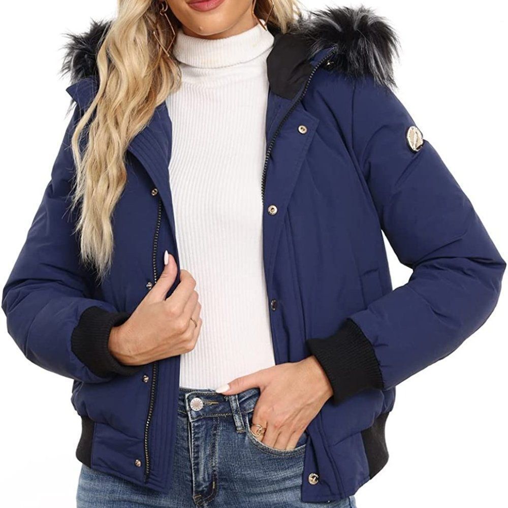 MINZARE Down-Filled Water-Resistant Hooded Puffer Jacket - size Medium in Navy.